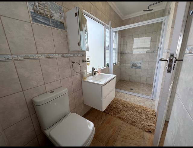 5 BEDROOM HOUSE FOR SALE IN WAVECREST